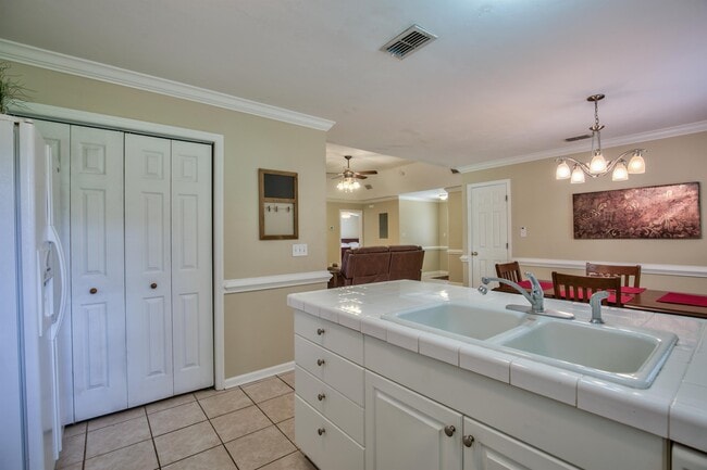 Building Photo - 108 Westminster Dr