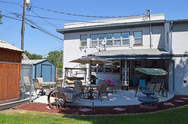 Building Photo - Furnished Studio Near Hospitals with Cable TV and Free Laundry