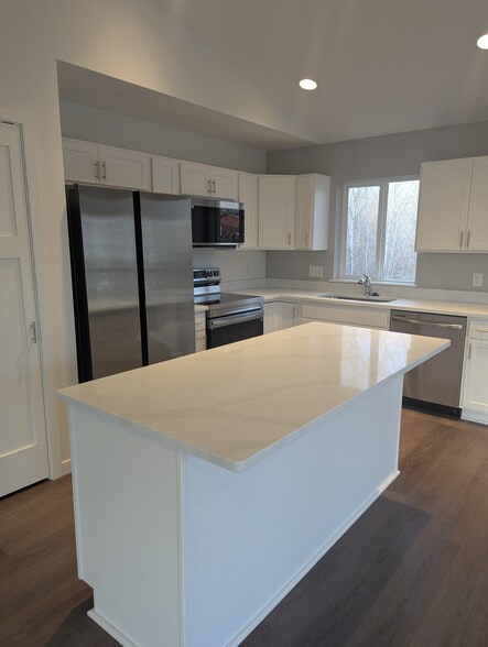 Building Photo - 132 Chalet Dr