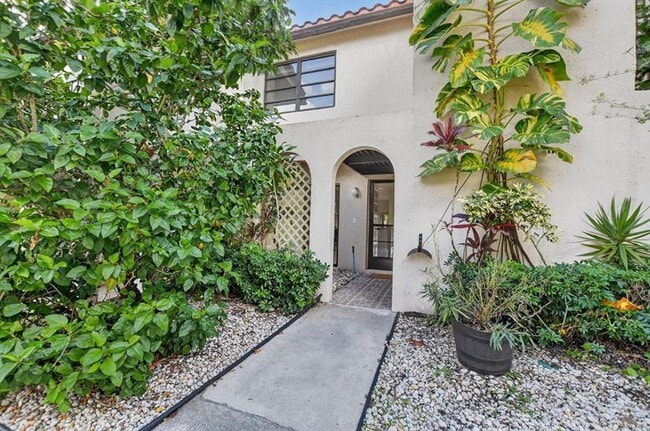 Building Photo - 21476 Juego Cir