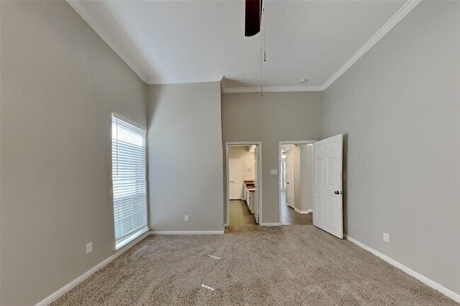 Building Photo - 5011 Greenriver Valley Dr