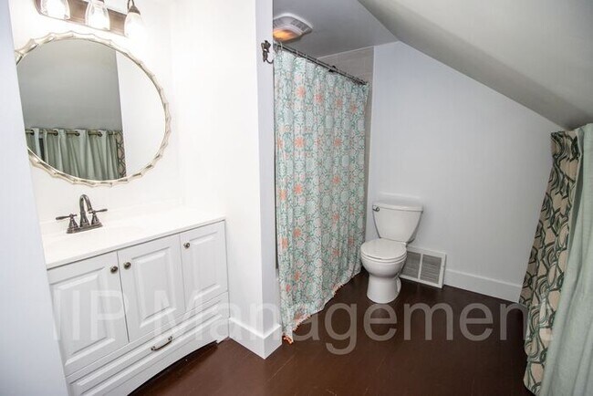 Building Photo - Impeccable 3BR 3BA Home in Bay Village!