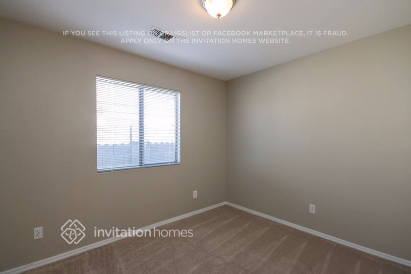 Building Photo - 364 S Bermuda Dr