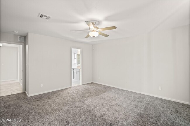 Building Photo - 629 Cedarwood Ave
