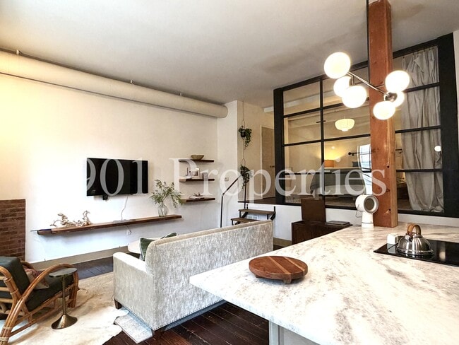 Building Photo - 66 S Front St