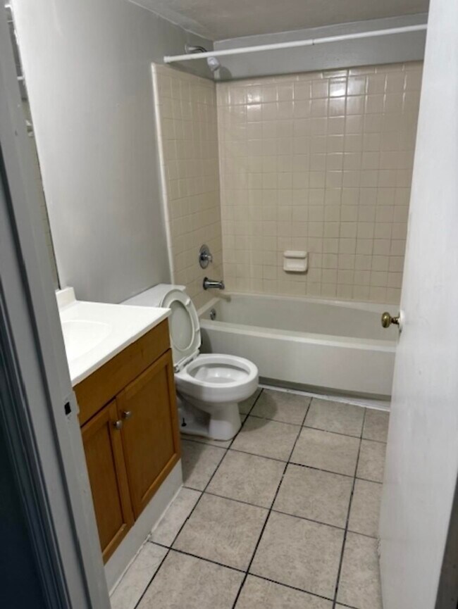 Building Photo - 1830 Nekoma Ct