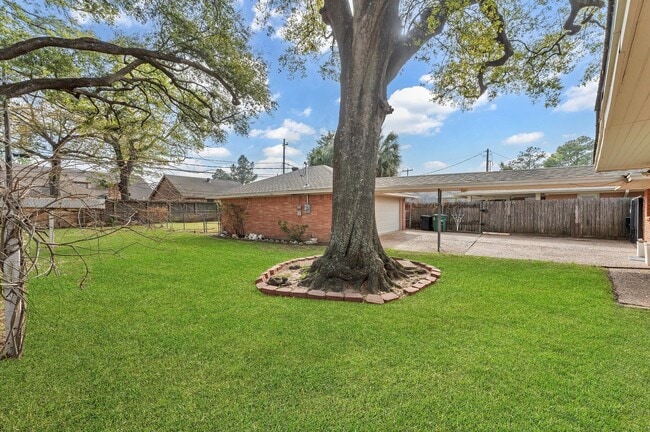 Building Photo - 6327 Wynnwood Ln