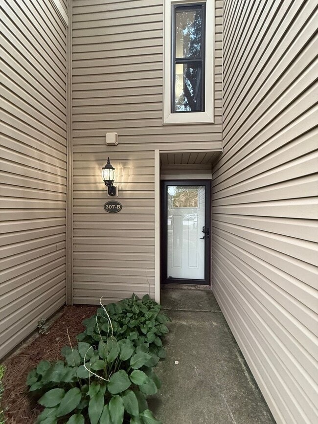Primary Photo - Charming 3BR Townhome in Greensboro