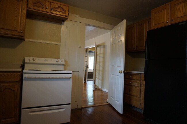 Building Photo - Bungalow/Office 2 Bedroom 2 Bath