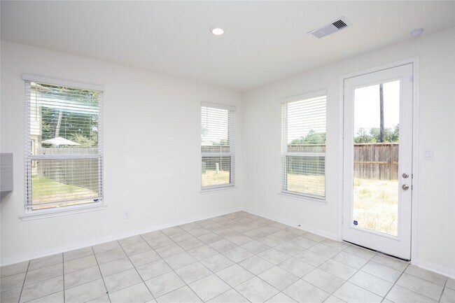 Building Photo - 702 Hardwood Grv Ct