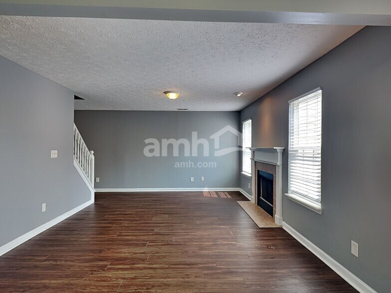 Building Photo - 16705 Greensboro Dr