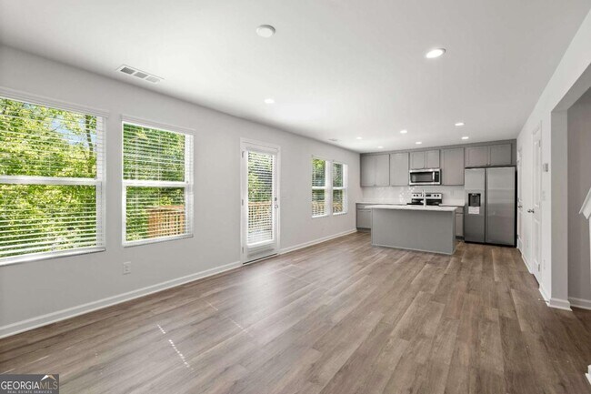 Building Photo - 1139 Lookout Ave NW