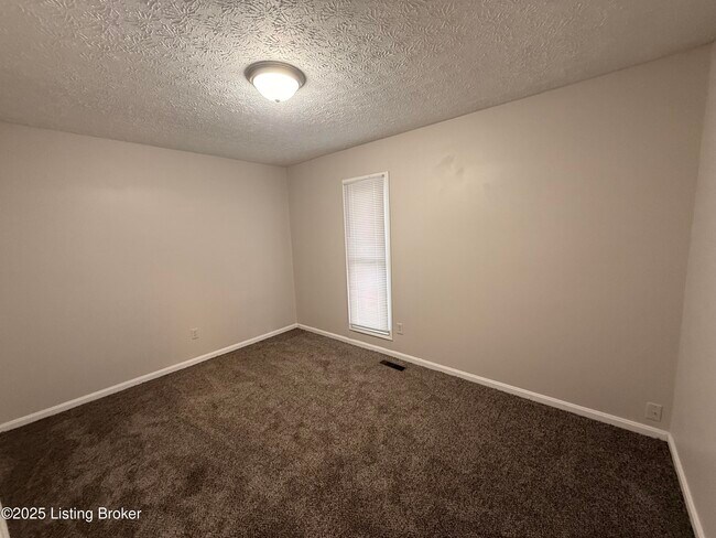 Building Photo - 8401 Roseborough Rd