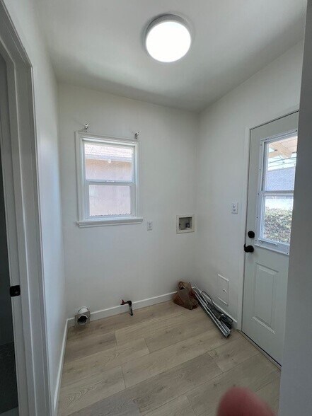 Building Photo - 414 N Glenwood Pl