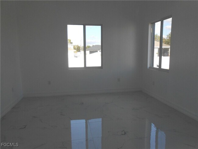 Building Photo - 3510 2nd St W