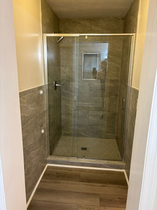 Building Photo - Where Comfort Meets Home