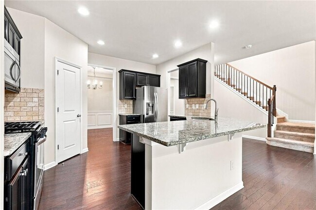 Building Photo - 4615 Woodbine Way