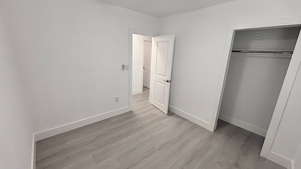 Building Photo - 721 N 68th Ter