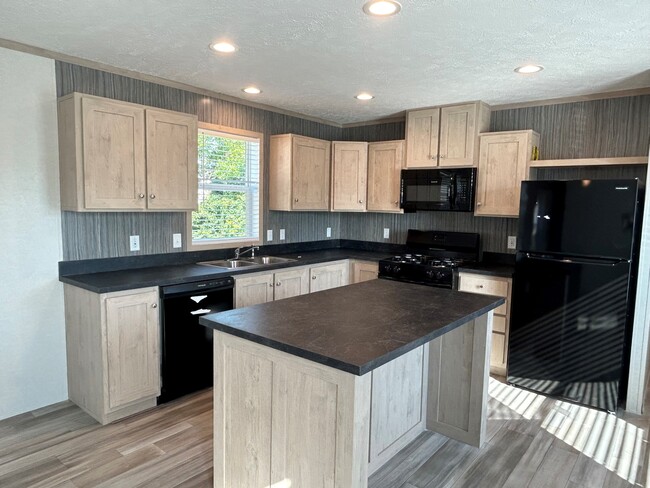 Primary Photo - 5153 Tokay Dr