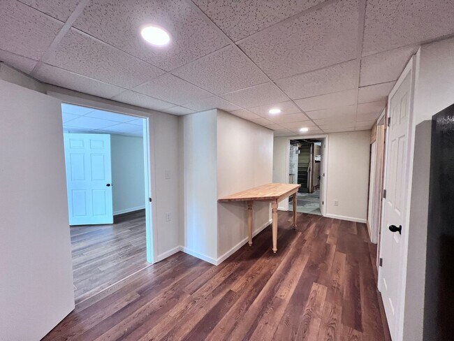 Building Photo - 1 BED 1 BATH ALL UTILITES INCLUDED