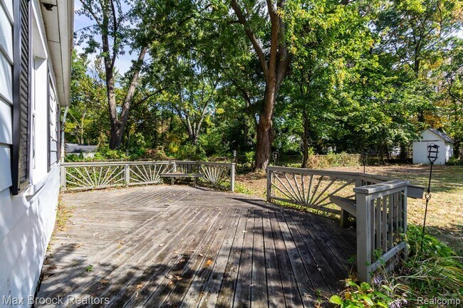 Building Photo - 4120 Lotus Dr