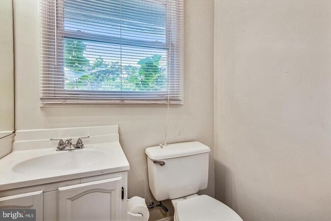 Building Photo - 13 Janwall Ct