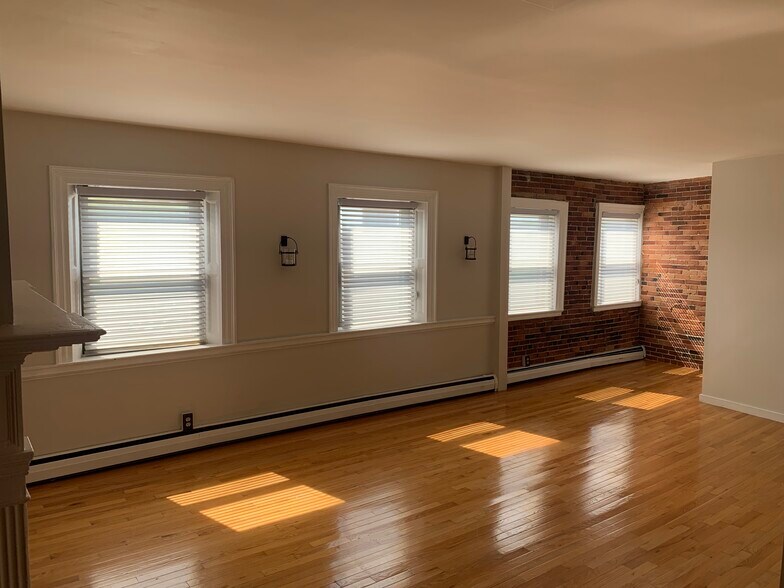 Building Photo - 6 Portland Ave