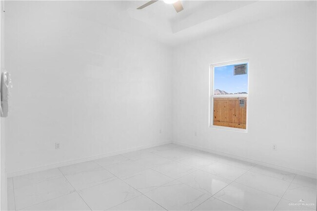 Building Photo - 18 Vision St