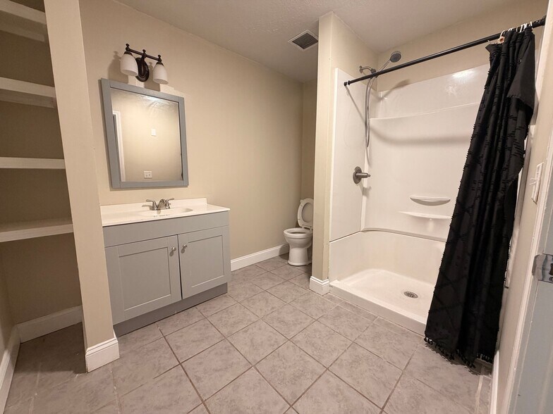 Building Photo - 4566 Sportsman Lake Rd