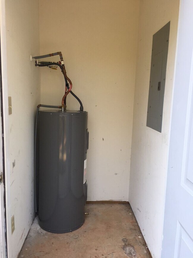 Building Photo - 120 Double Eagle Dr