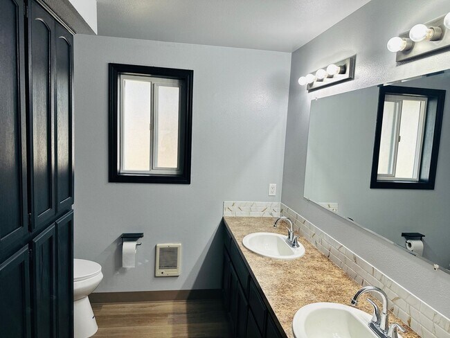 Building Photo - Newly Remodeled Four Bedroom One Level Home