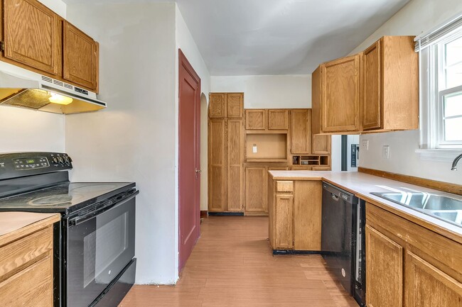 Building Photo - Charming 3 Bedroom Home in Bremerton