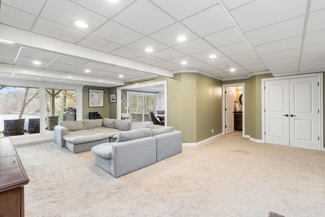 Building Photo - Stunning 5-Bed, 4.5-Bath Custom Home on Du...