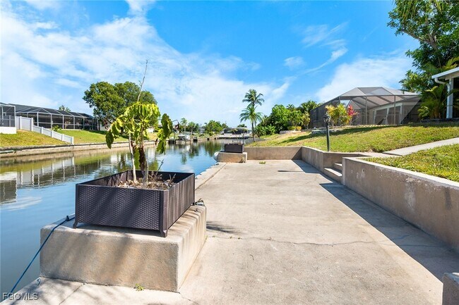 Building Photo - 1416 SE 11th Pl