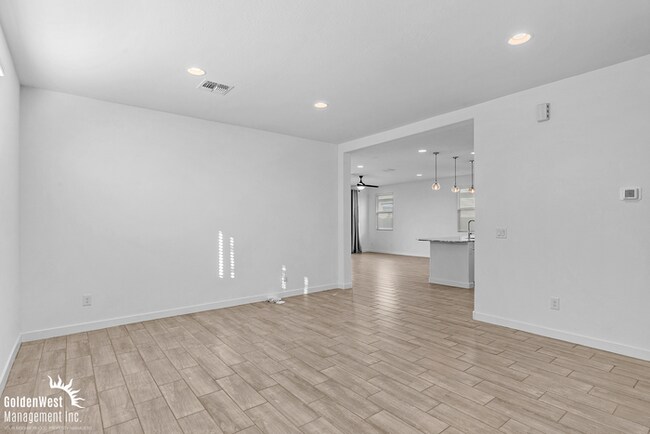Building Photo - Beautiful 3Bdm 2Ba Home with Modern Upgrad...