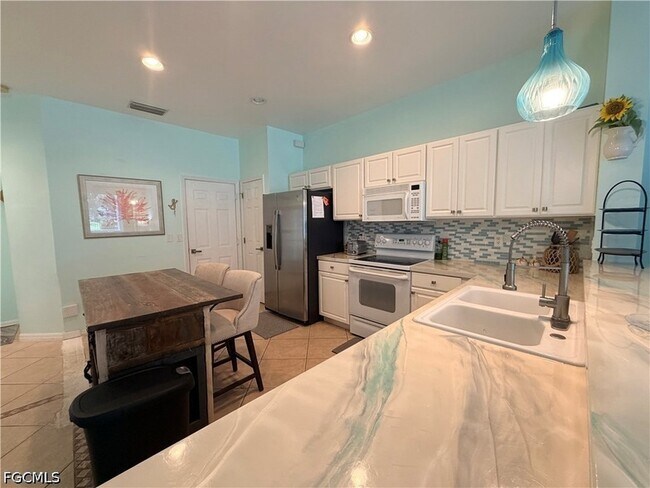 Building Photo - 8311 Village Edge Cir