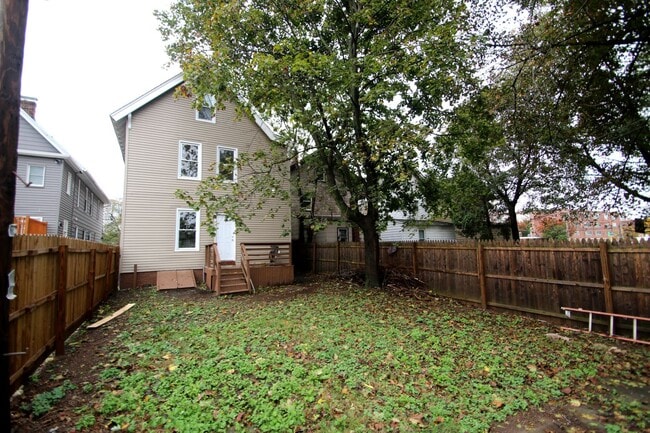 Building Photo - 36 Bright St