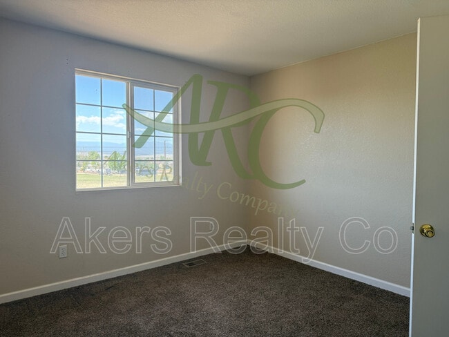 Building Photo - 277 W Coral Dr