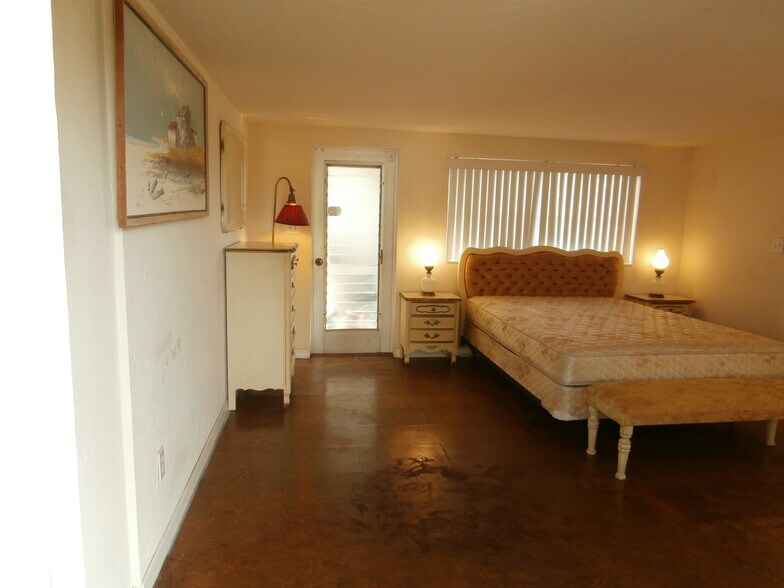 Building Photo - 300 Salem Ave NW