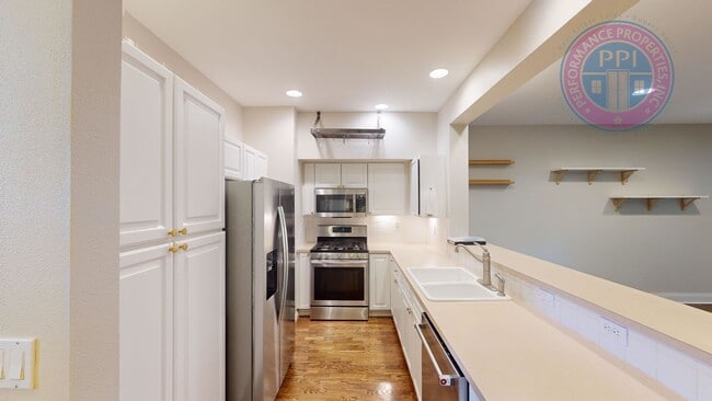 Building Photo - DEPOSIT FREE MOVE-IN WITH OBLIGO!  BEAVERT...