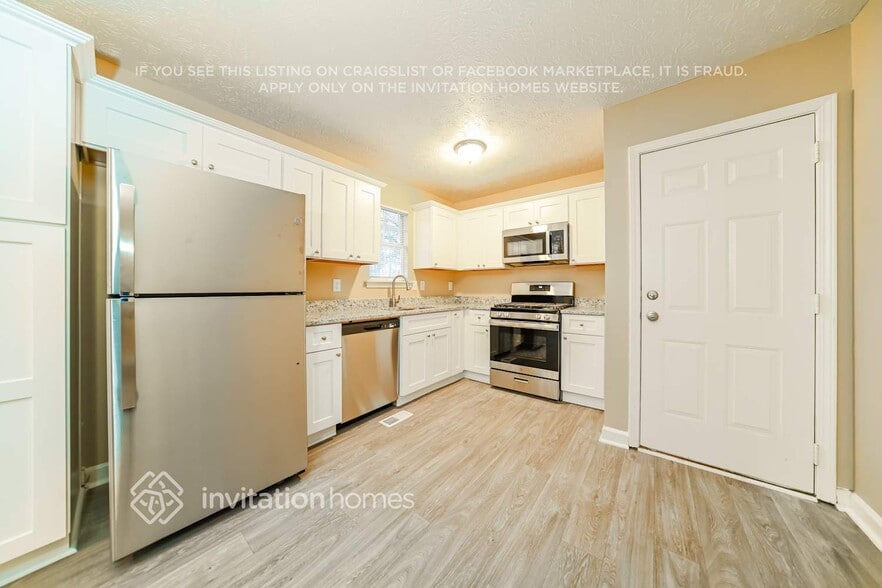 Building Photo - 12 Hale Haven Dr