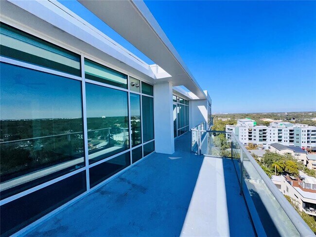 Building Photo - 101 S Eola Dr