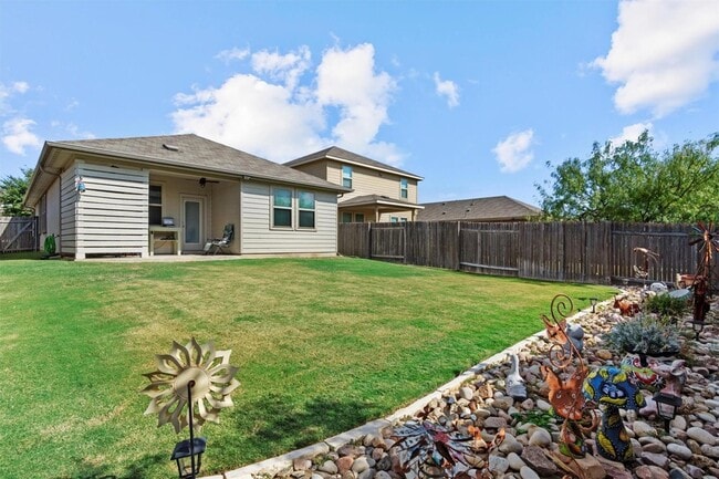 Building Photo - 109 Mountain Valley St