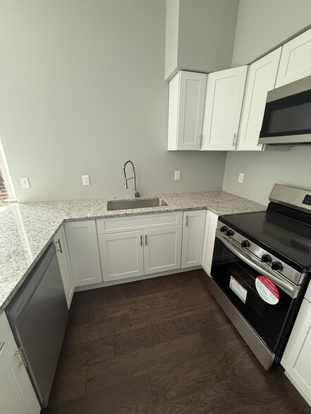 Kitchnen - 111 N Main St