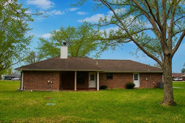 Building Photo - 3121 County Rd 415B