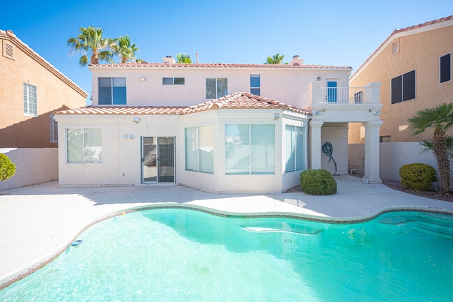 Building Photo - 8420 Bay Crest Dr