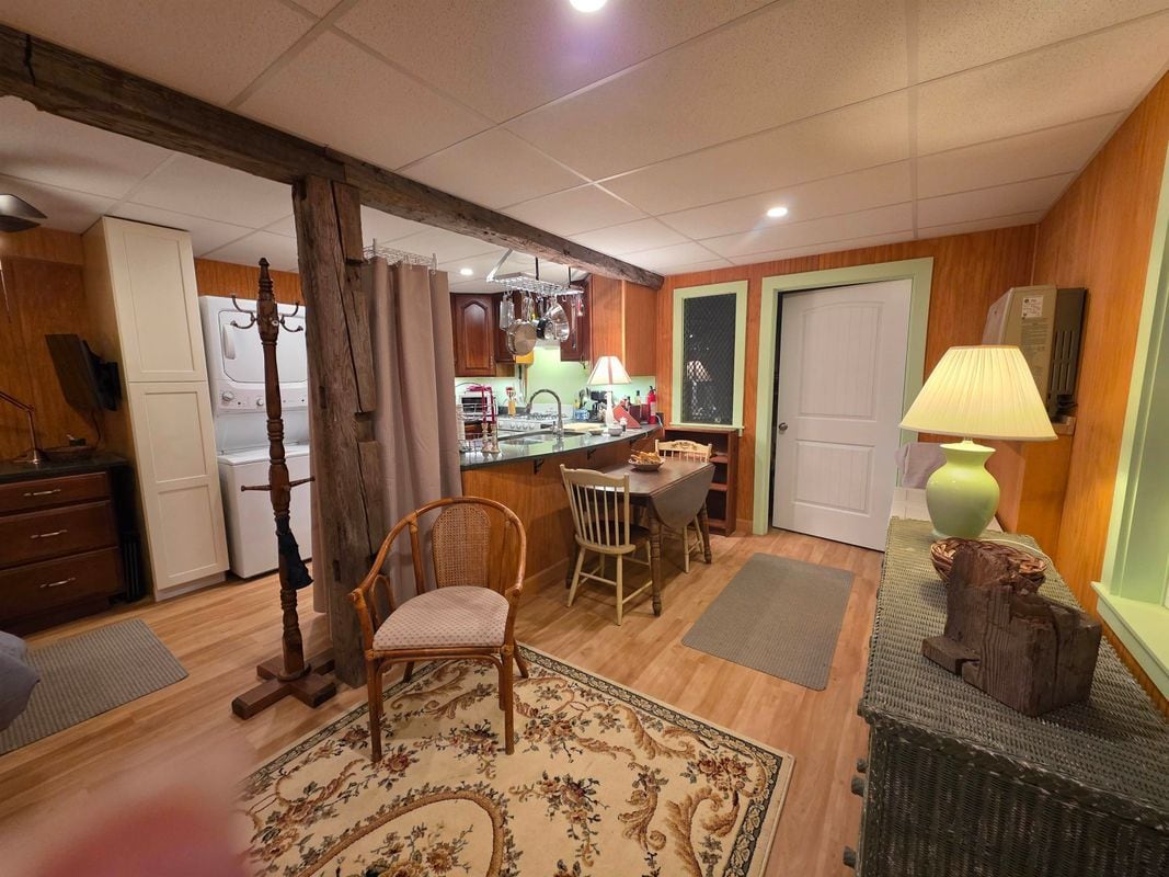 Building Photo - 529 Valley