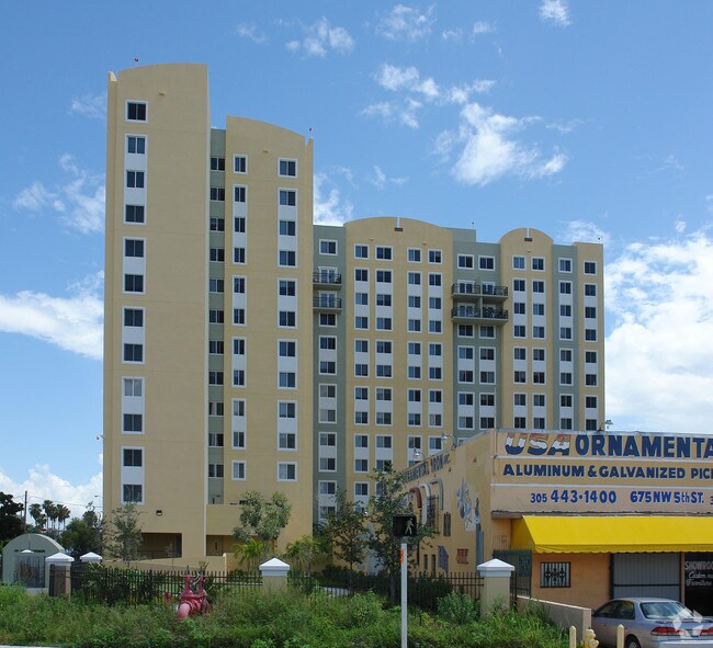 Building Photo - Tuscan View