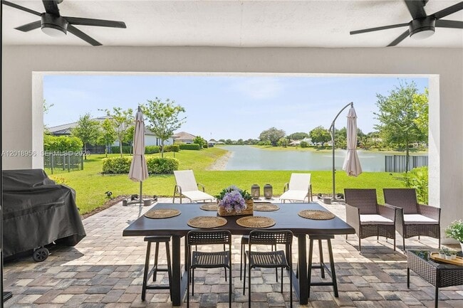 Building Photo - 4549 Pinehurst Trl W