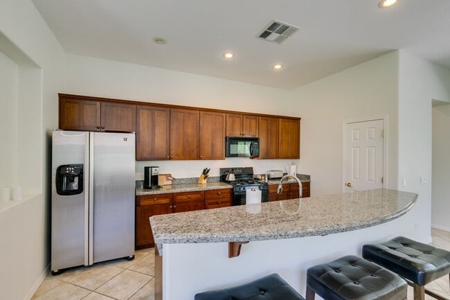 Building Photo - Elegant 3Bedroom/2.5Bath Furnished Home with Casita in Anthem Country Club